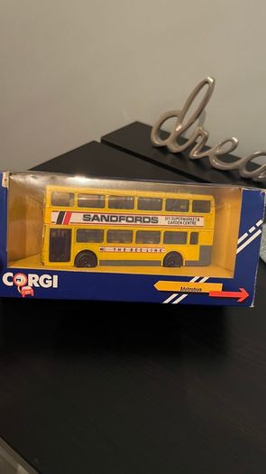 Corgi Classics C675/6 Metrobus Yorkshire Traction FastLink Model 1:64 (1)