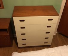 Chest of drawers