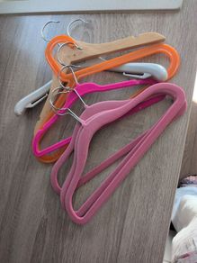 Children's clothes hangers