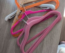 Children's clothes hangers