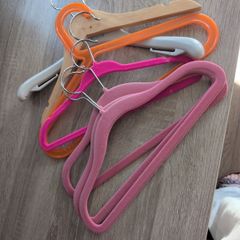 Children's clothes hangers