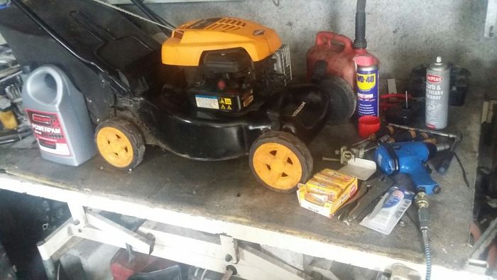 lawnmower servicing+full cheak over.