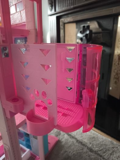 Barbie Dream House