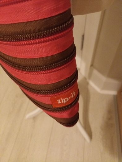 ZIP IT handbag