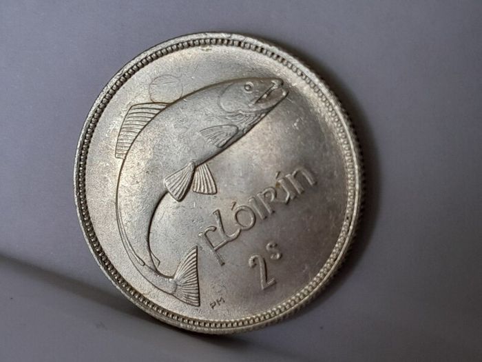 1939 Ireland 2 Shilling silver coin High grade