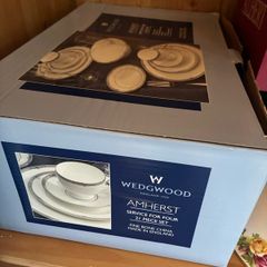 Wedgwood Amherst Service For Four