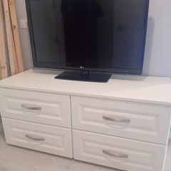 50inch tv + chest of drawers