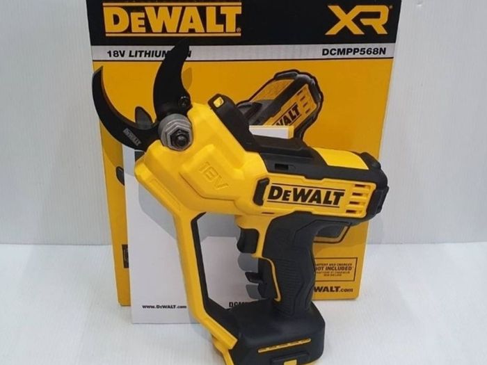 DeWaLT 18V XR Cordless Battery Powered Pruner + Next Gen 18V XR PowerStack Battery + 12V - 18V Multi Voltage Fast Charger. The Best A Professional Can Get. Closing down sale - all must go!