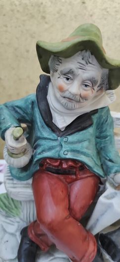 Two man figurines of Capodimonte style