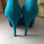 torquoise high heels faux suede Image 3