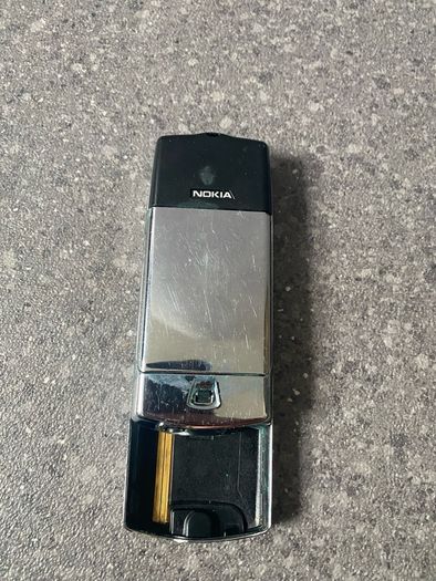 Nokia 8810