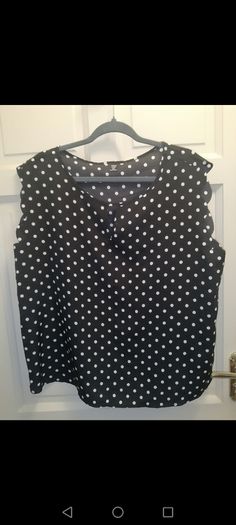 Poka dot design blouse 16 to 18