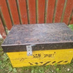 van vault tool box