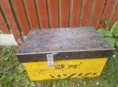 van vault tool box