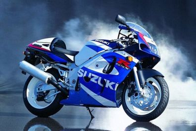 suzuki gsxr 600 srad breaking/parts