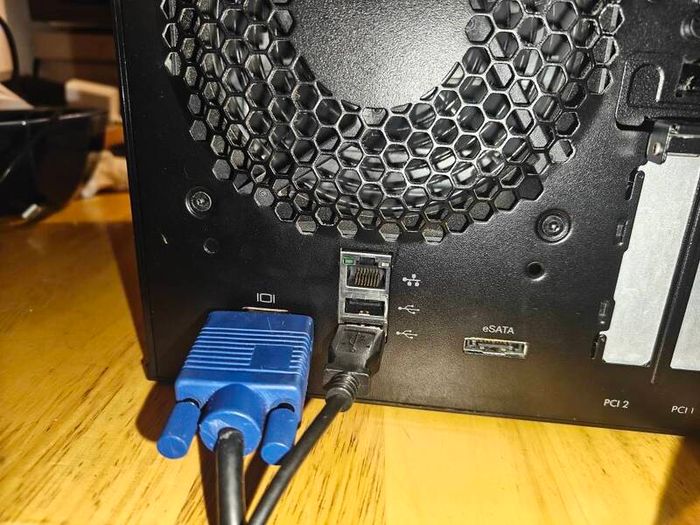 HP ProLiant MicroServer N36L