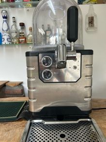 Blade Beer Dispenser