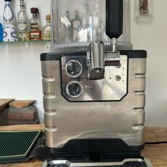 Blade Beer Dispenser