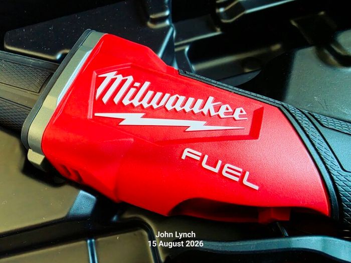 Milwaukee M18   Die grinder                                                                                                      Milwaukee m18 fuel grinder