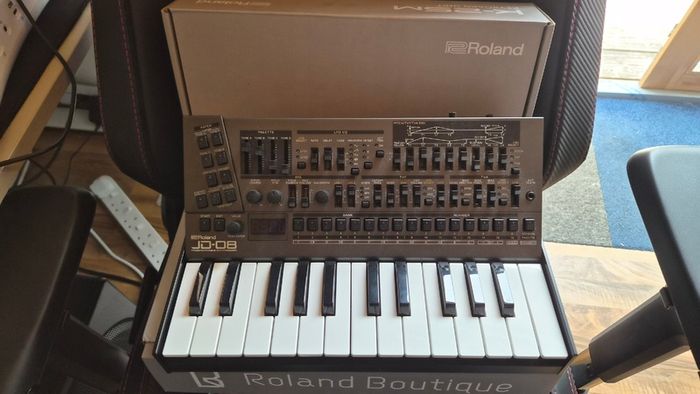 Roland JD-08 Boutique Synthesizer in excellent Condition