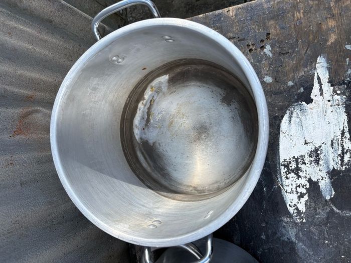 3 Aluminium catering kitchen large pots x3