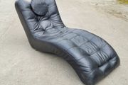 Mid-century "contempo" italian leather wave chaise lounge