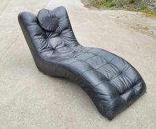 Mid-century "contempo" italian leather wave chaise lounge