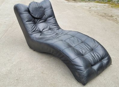 Mid-century "contempo" italian leather wave chaise lounge