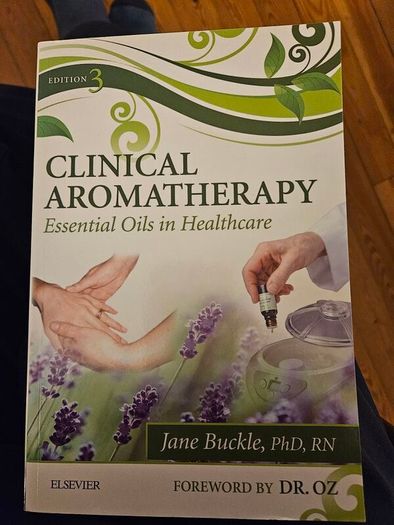 Clinical Aromatherapy. Essential Oilsin Healthcare. Paperback In Good Condition See Photos For Same