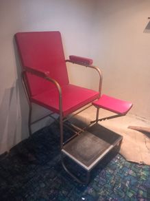 Vintage podiatry chair, large piece, Kilmacanogue, Wicklow