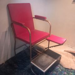 Vintage podiatry chair, large piece, Kilmacanogue, Wicklow