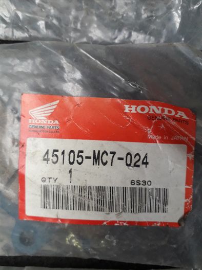 Honda brake pads x 4 ( 2 sets)