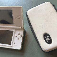 Nintendo DS lite