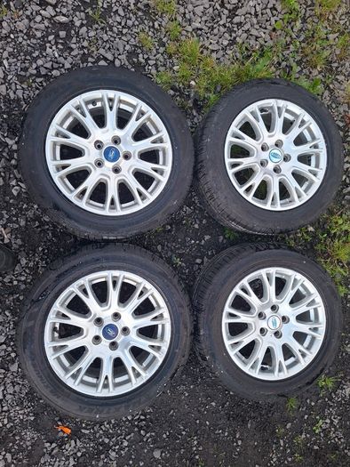 16" Genuine Ford Alloys with tyres