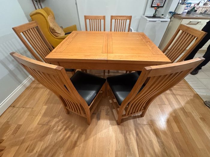 Solid Oak Extending Dining Table and 6 Chairs Set