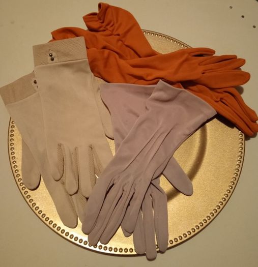 Vintage style gloves