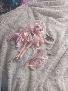 Bella parker rainbow high doll