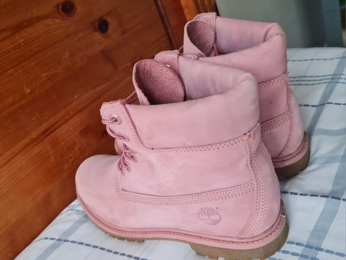 Timberland premium boots Size 7 eu 41 pink suade In excellent condition
