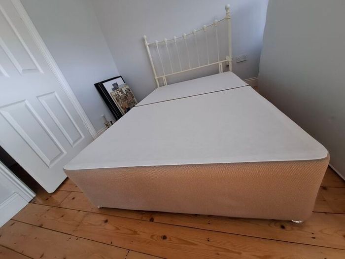 Double Bed (Small Double)