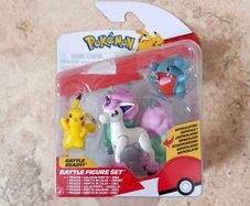 Pokemon Battle Figure Set 2025 Pikachu + Galarian Ponyta + Gible PKW4097 NEW