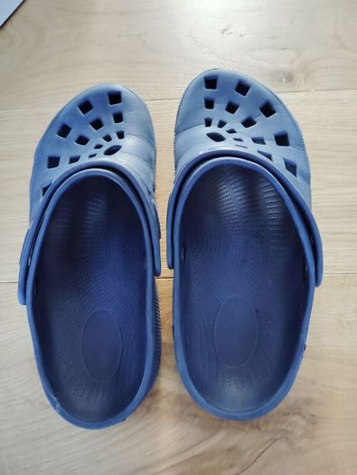 women sandals/garden shoes.Size 6/39