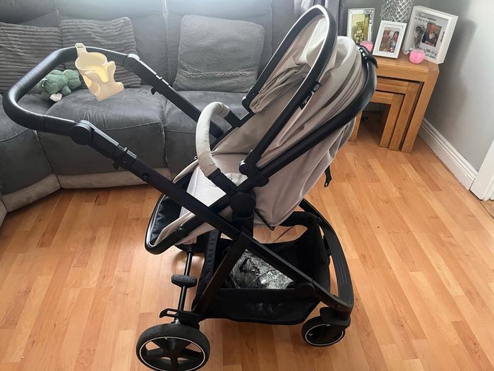 Baby travel system and baby rocker (collection only)