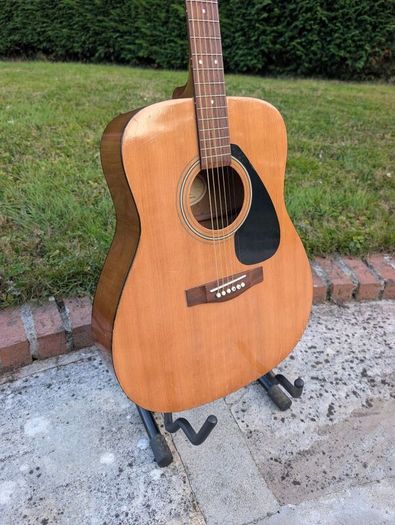 Yamaha F310 Acoustic Guitar