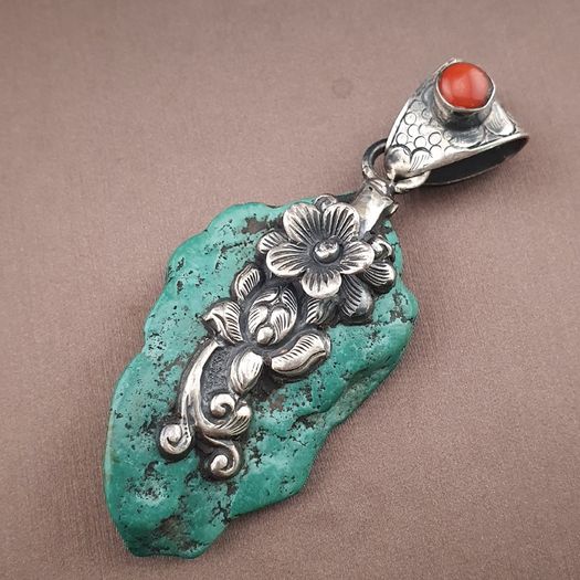 Vintage Natural Turqouise Silver Floral Desgin Pendant