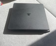 PS4 SILM With One Click Controller Brand New Condition .( Barely Uses ).  1x Console  1x Controller  1x Power Cable