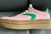 Trainers (size 5)