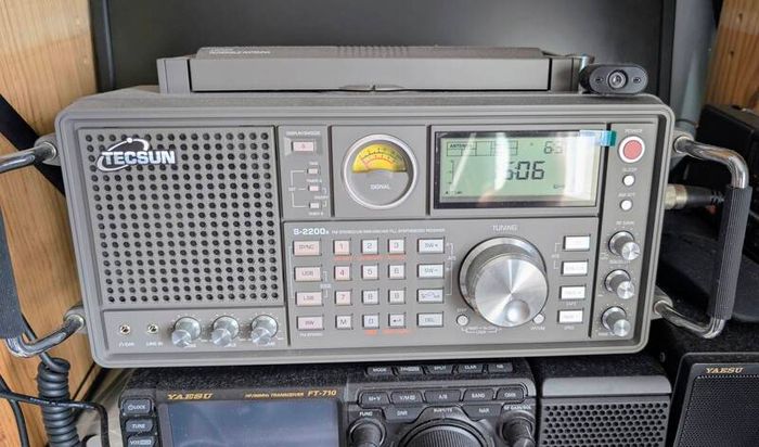 TECSUN S-2200s Receiver