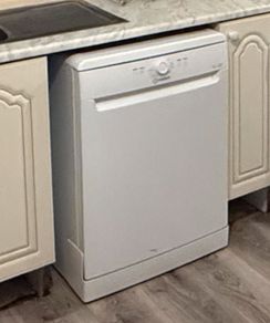 Indesit DFE 1B19 UK Freestanding Dishwasher