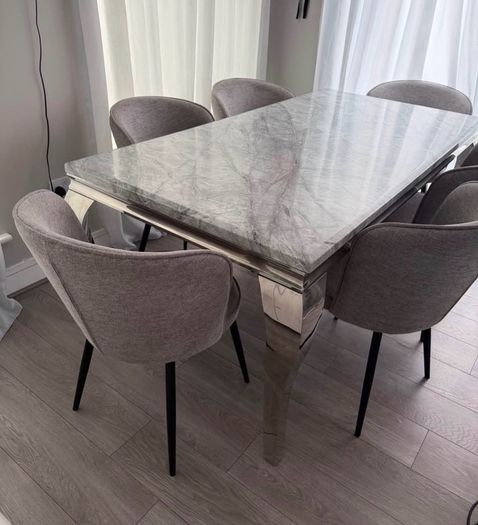table and 6 chairs