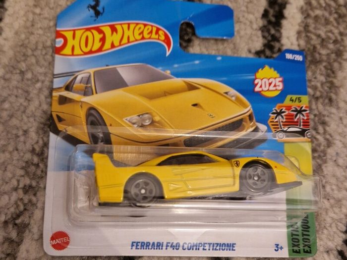 Hot Wheels - Yellow Ferrari F40 Competizione